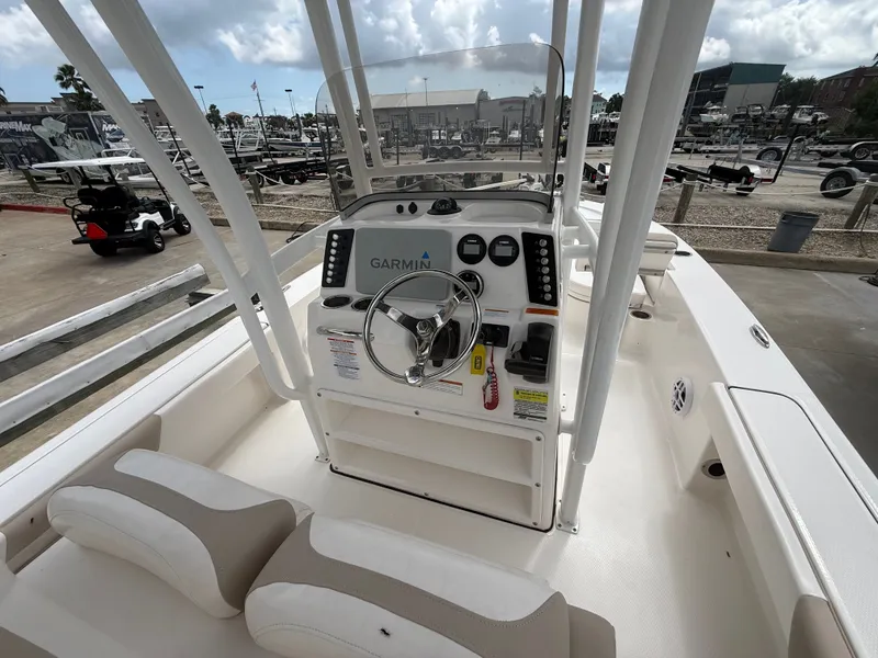 Slide: The Image of Robalo Cayman 226 2021 - 44