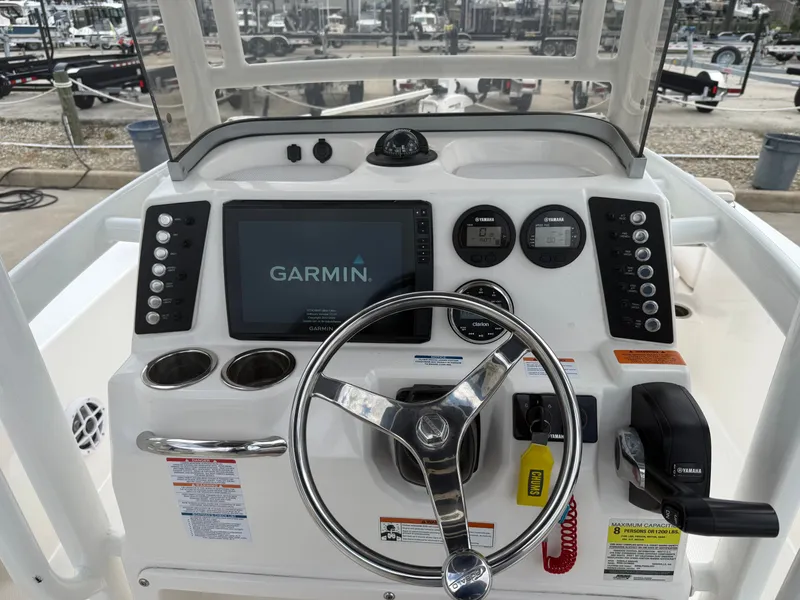 Slide: The Image of Robalo Cayman 226 2021 - 46