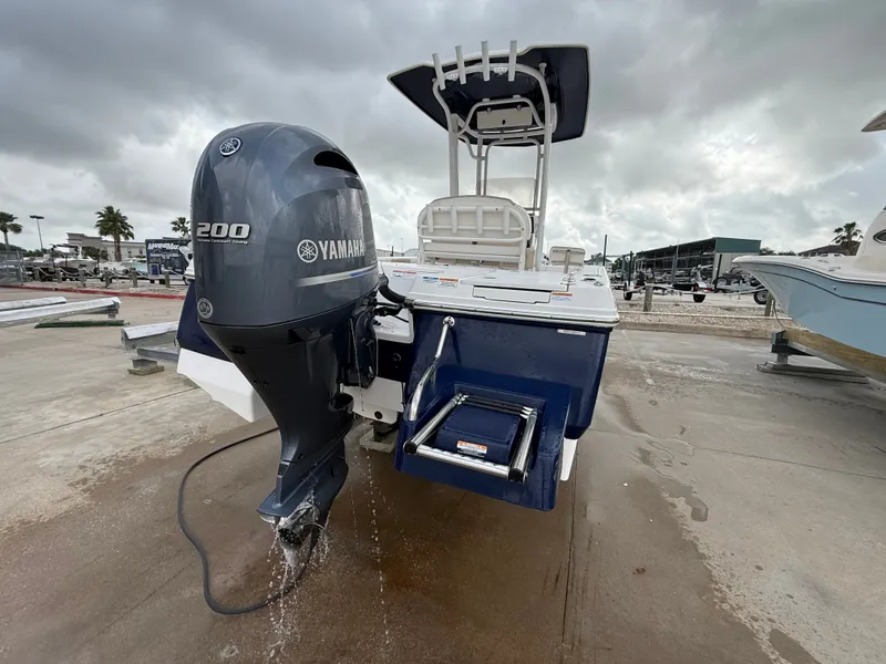 Slide: The Image of Robalo Cayman 226 2021 - 8
