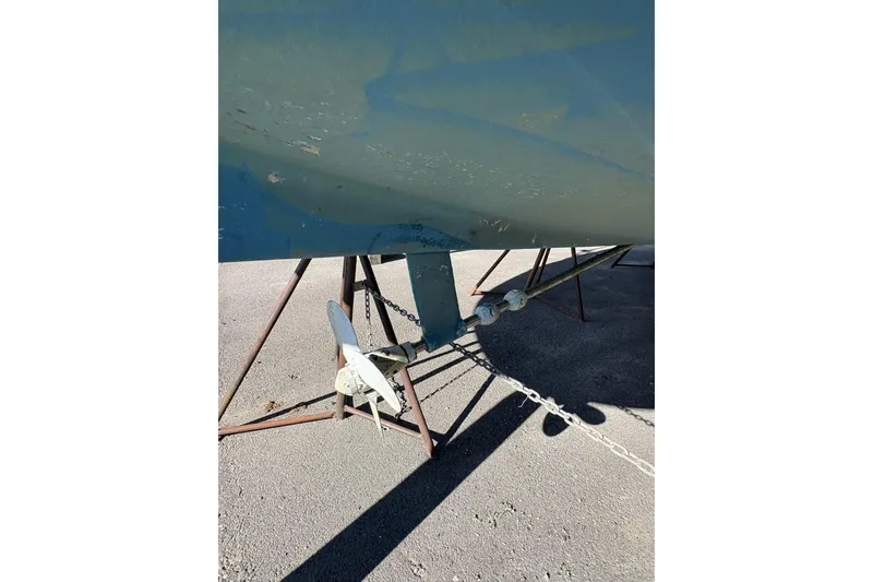 Slide: The Image of Catalina 36 MkII 1996 sailboat hull and propeller on stands. - 7