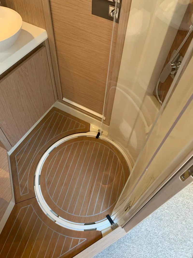 Slide: The Image of Bathroom of the 2016 Beneteau Monte Carlo 5 yacht. - 29