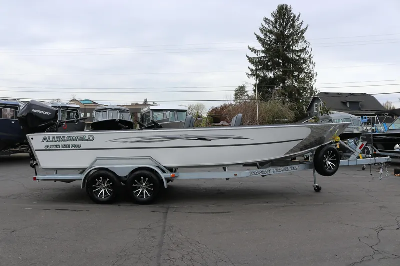 The Image of Alumaweld Super Vee Pro 23 2026 - undefined