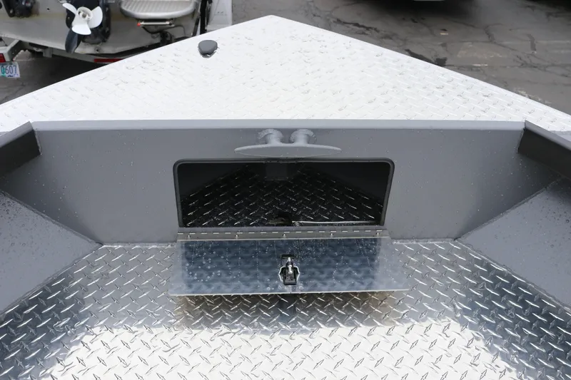 Slide: The Image of Alumaweld Super Vee Pro 23 (2026) boat deck with diamond plate finish. - 11