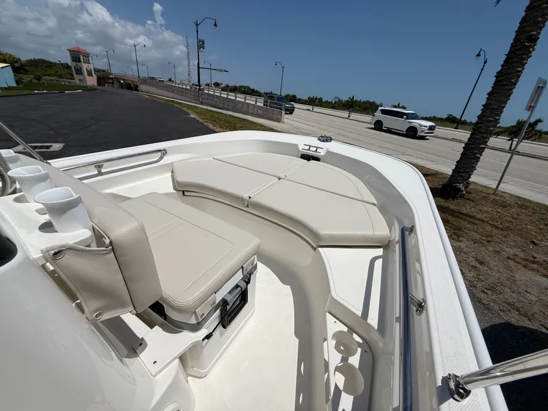 Slide: The Image of Boston Whaler 170 Montauk 2026 - 7
