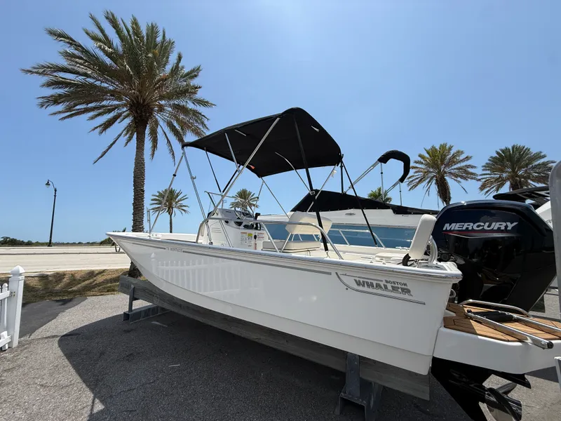 Slide: The Image of Boston Whaler 170 Montauk 2026 - 1