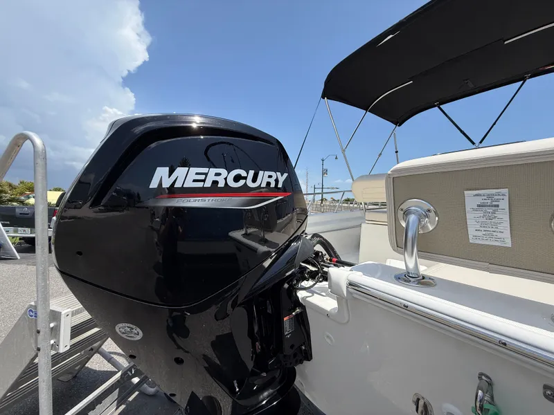 Slide: The Image of Boston Whaler 170 Montauk 2026 - 11