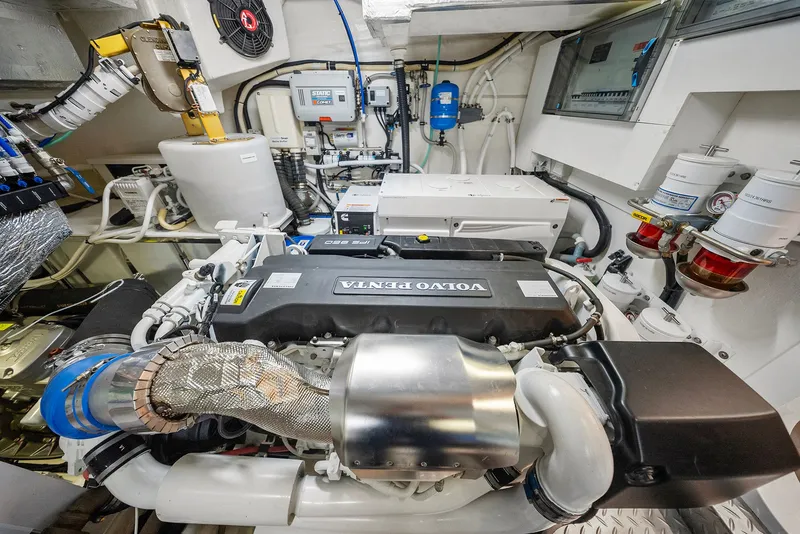 Slide: The Image of Riviera 6000 Sport Yacht 2024 - 138