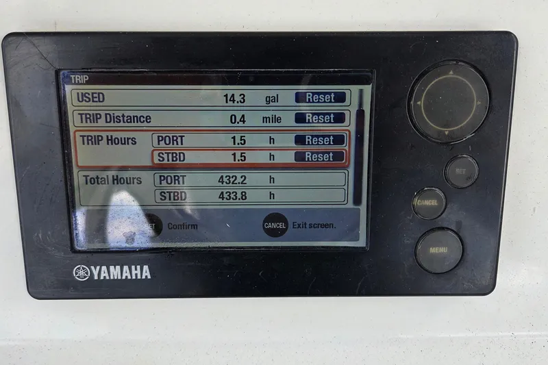 Slide: The Image of Yamaha display showing trip data for 2014 Jupiter 26 FS boat. - 23