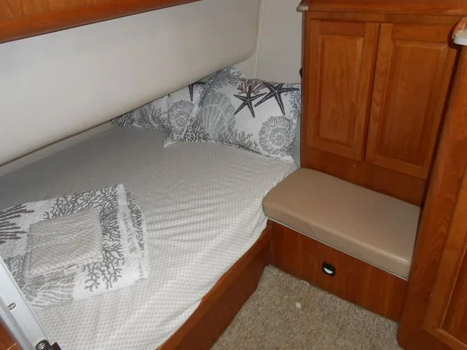 Slide: The Image of 1997 Mainship 350 - Image 13 - 13