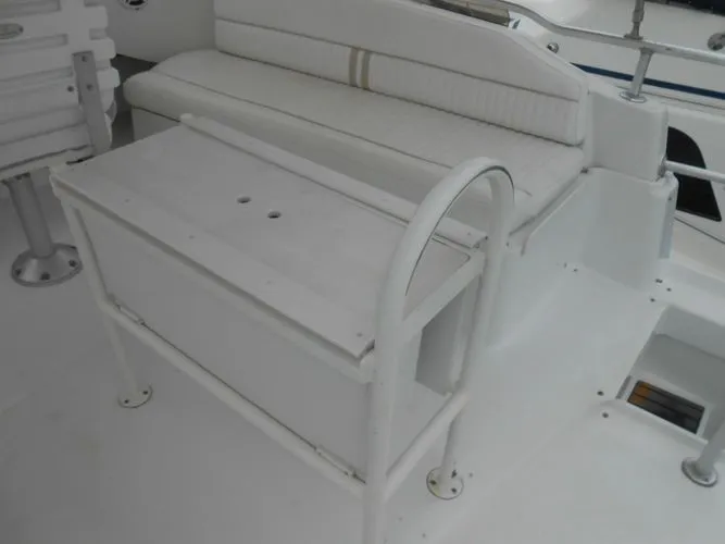 Slide: The Image of 1997 Mainship 350 - Image 21 - 21