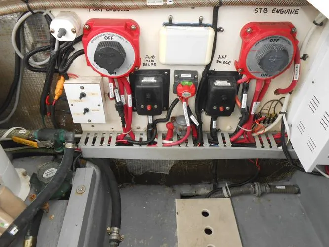 Slide: The Image of 1997 Mainship 350 - Image 26 - 26