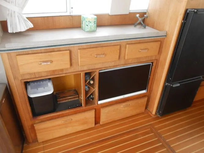 Slide: The Image of 1997 Mainship 350 - Image 9 - 9