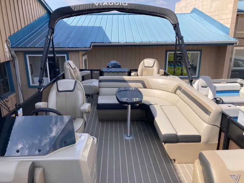 Slide: The Image of Viaggio Lago 22R 2023 pontoon boat with luxurious interior. - 7