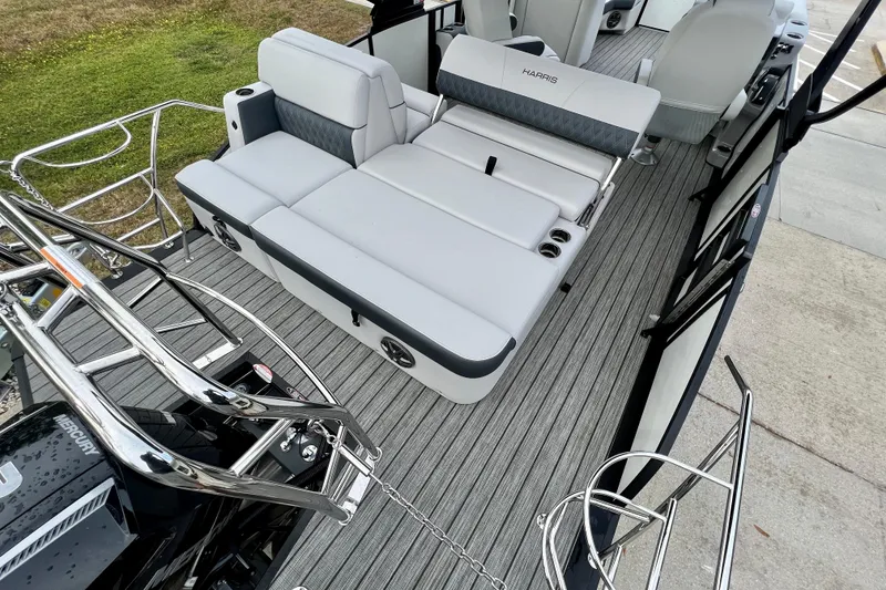 Slide: The Image of Interior of Harris Sunliner 230 pontoon boat, model year 2025. - 20