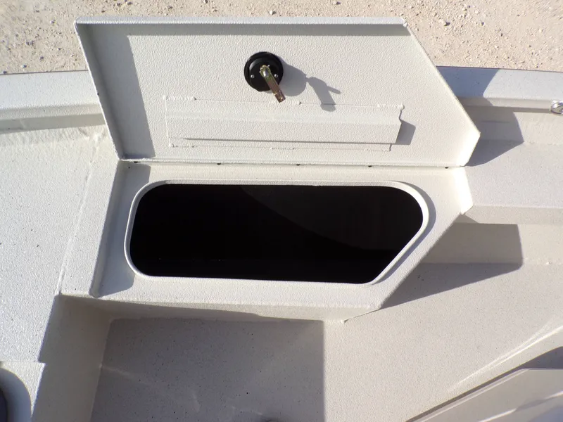 Slide: The Image of 2026 Xpress H20BAY boat hatch with open lid. - 21