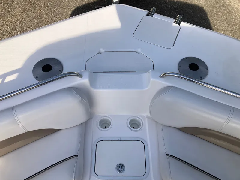 Slide: The Image of Interior view of a 2004 Hurricane 201 GS boat. - 16