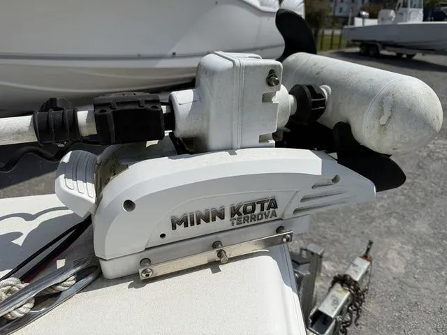 Slide: The Image of Sea Pro 228 Bay Boat 2022 - 11