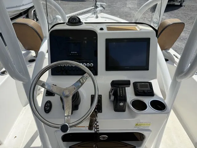 Slide: The Image of Sea Pro 228 Bay Boat 2022 - 17
