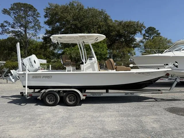 Slide: The Image of Sea Pro 228 Bay Boat 2022 - 5