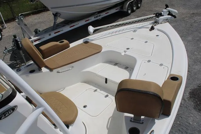 Slide: The Image of Sea Pro 228 Bay Boat 2022 - 6