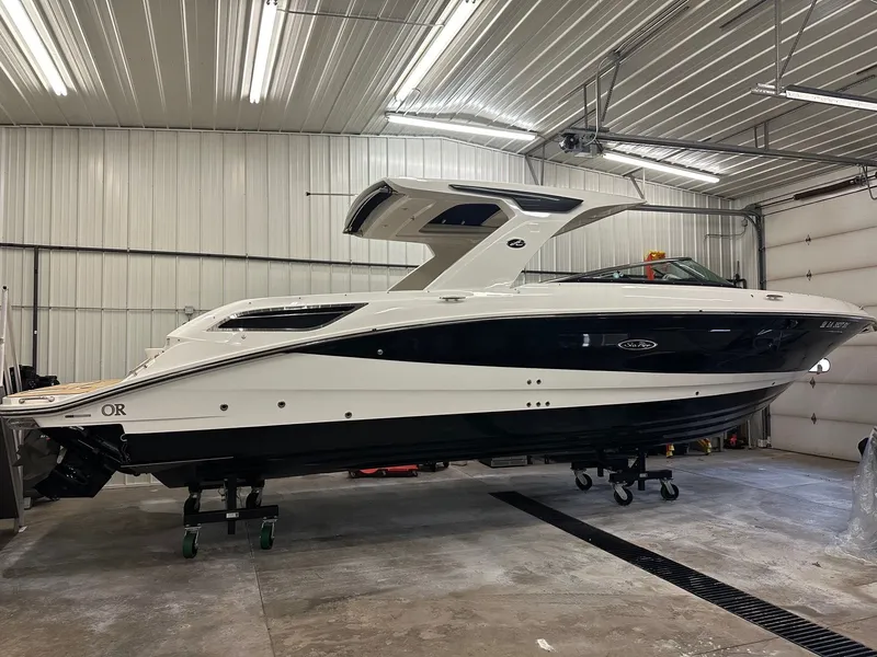 The Image of Sea Ray SLX 350 2024 - 0