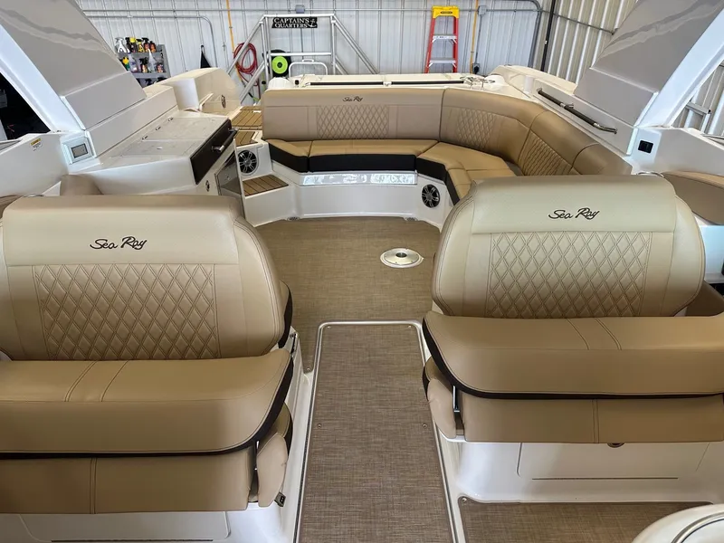 Slide: The Image of Sea Ray SLX 350 2024 - 22