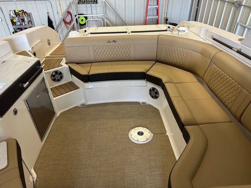 Slide: The Image of Sea Ray SLX 350 2024 - 33