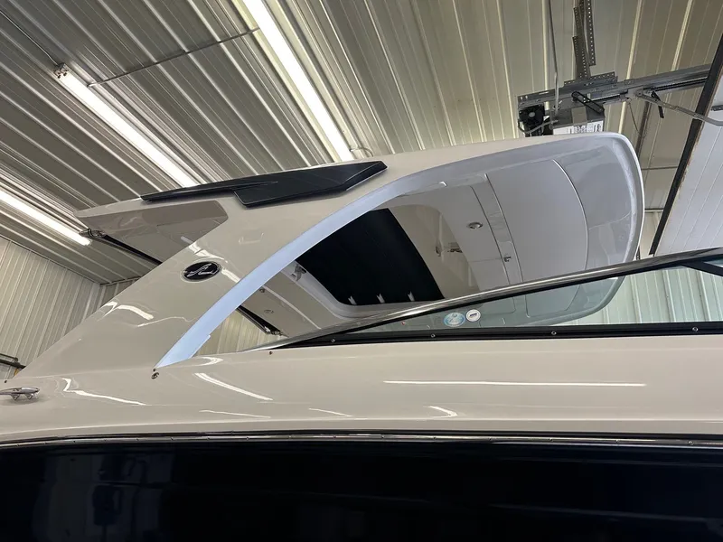 Slide: The Image of Sea Ray SLX 350 2024 - 4