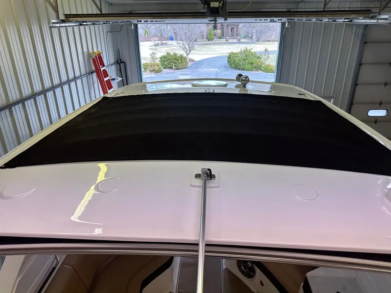 Slide: The Image of Sea Ray SLX 350 2024 - 8