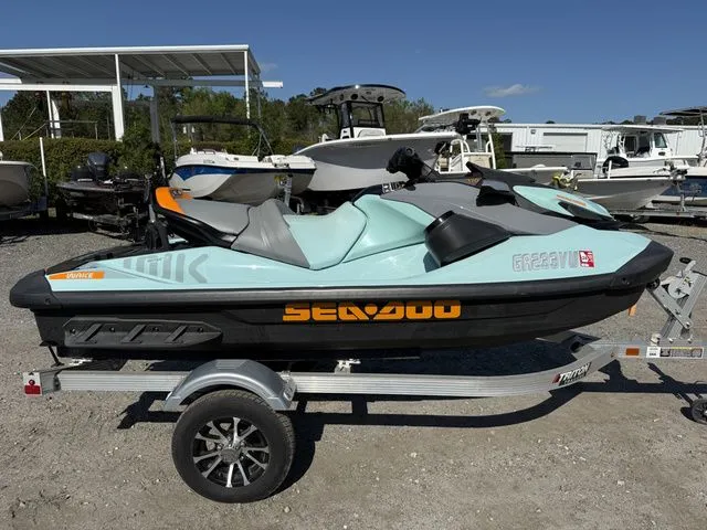 Slide: The Image of Sea-Doo Wake 2025 - 3