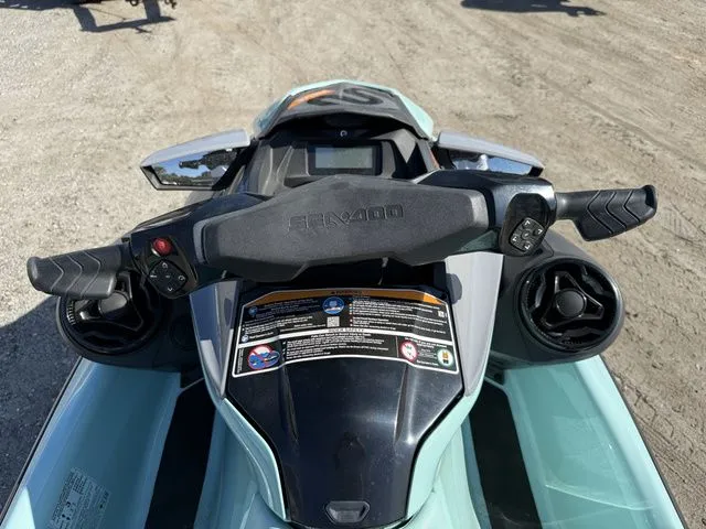 Slide: The Image of Sea-Doo Wake 2025 - 4