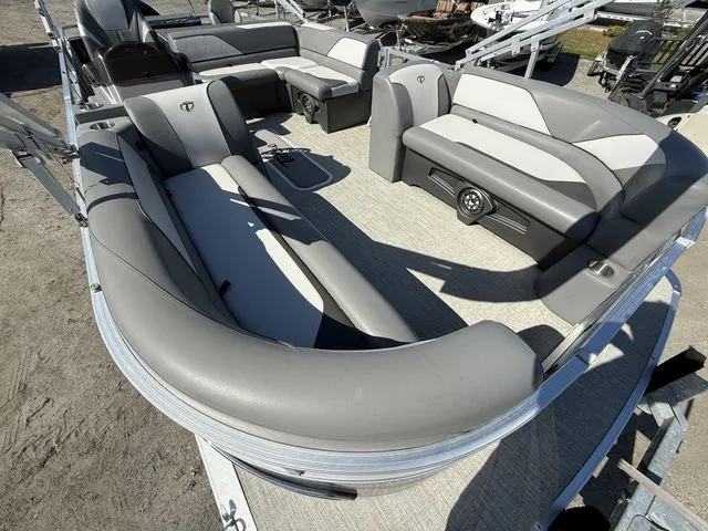 Slide: The Image of Tahoe Sport Rear Fish 23' 2023 - 7
