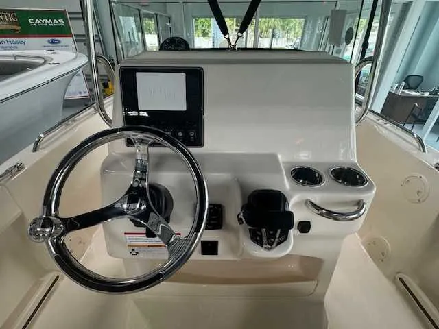 Slide: The Image of Grady-White Fisherman 180 2025 - 10