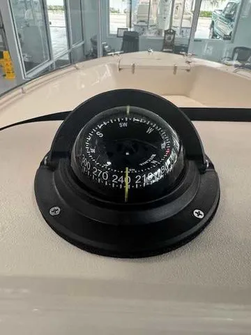 Slide: The Image of Grady-White Fisherman 180 2025 - 17