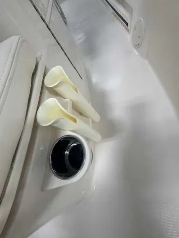 Slide: The Image of Grady-White Fisherman 180 2025 - 21