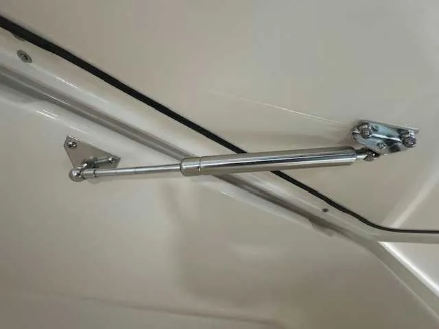 Slide: The Image of Grady-White Fisherman 180 2025 - 25