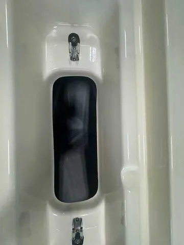 Slide: The Image of Grady-White Fisherman 180 2025 - 27