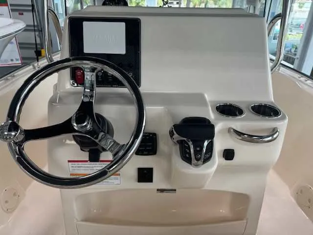 Slide: The Image of Grady-White Fisherman 180 2025 - 9