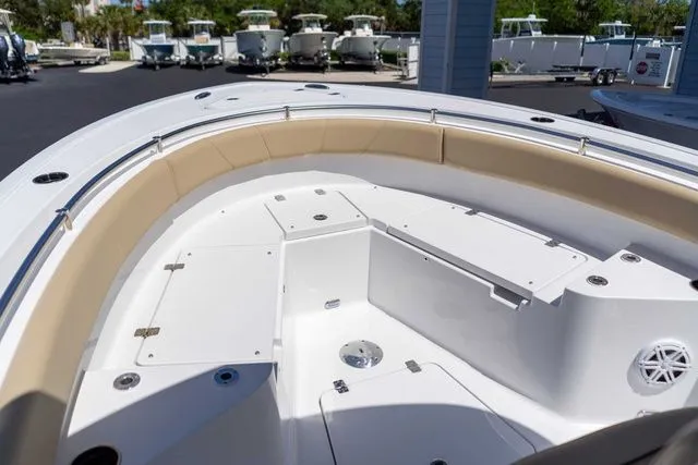 Slide: The Image of Sportsman Heritage 231 Center Console 2026, spacious deck design. - 12