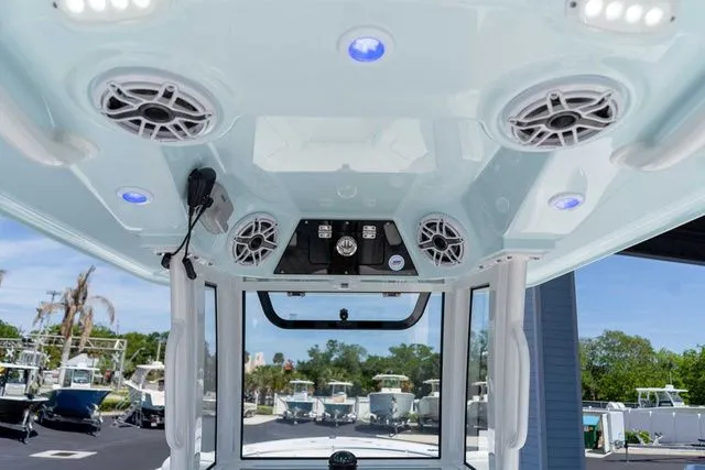 Slide: The Image of Sportsman Heritage 261 Center Console 2026 - 19