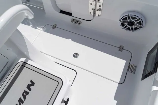 Slide: The Image of Sportsman Heritage 261 Center Console 2026 - 24