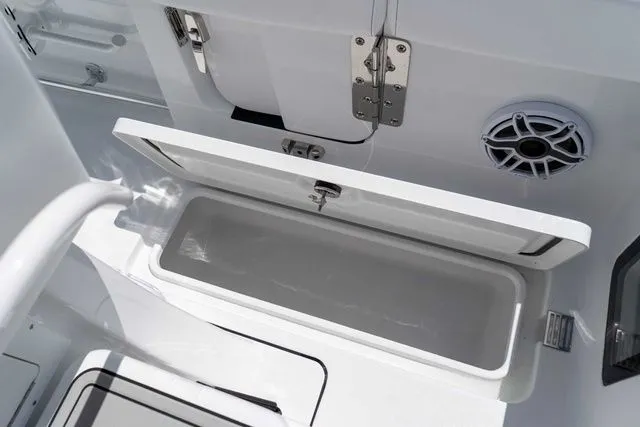 Slide: The Image of Sportsman Heritage 261 Center Console 2026 - 25