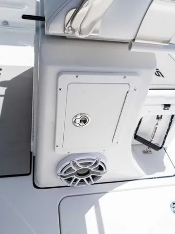 Slide: The Image of Sportsman Heritage 261 Center Console 2026 - 31
