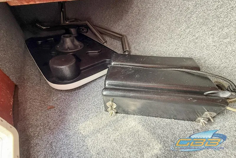 Slide: The Image of Interior storage compartment of a 2017 Yamaha Boats 242X E-Series. - 45