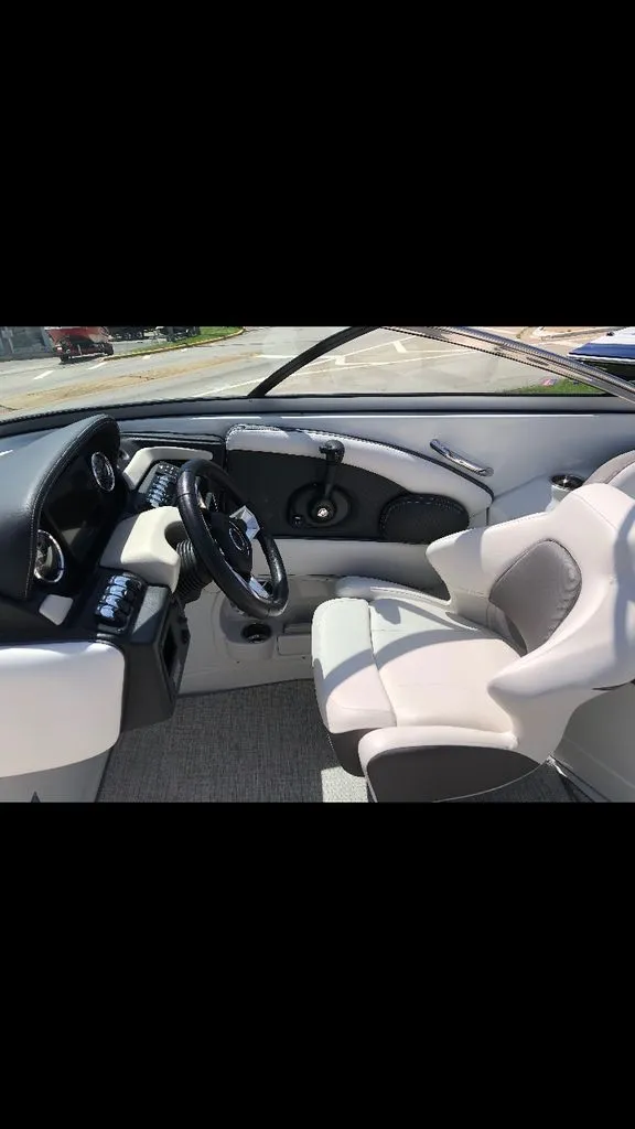 Slide: The Image of Crownline Boats 290 SS 2020 - 5