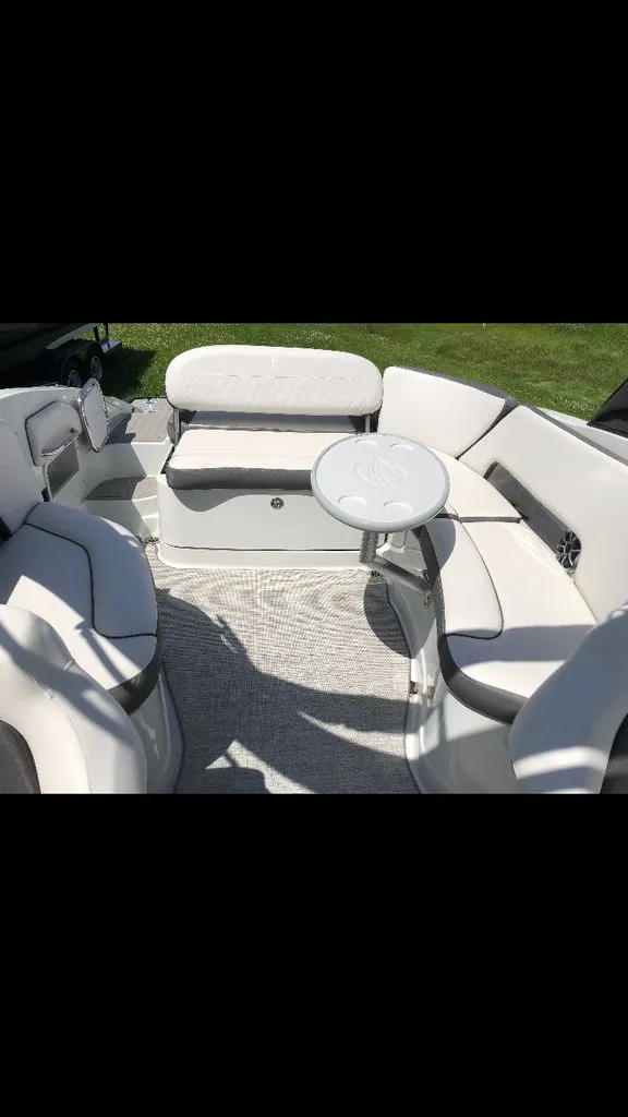 Slide: The Image of Crownline Boats 290 SS 2020 - 8