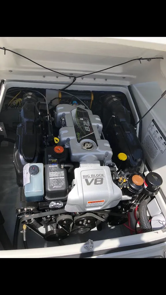 Slide: The Image of Crownline Boats 290 SS 2020 - 9