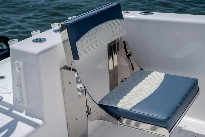 Slide: The Image of Seat on a 2026 Twin Vee 260 GFX2 CC boat. - 12