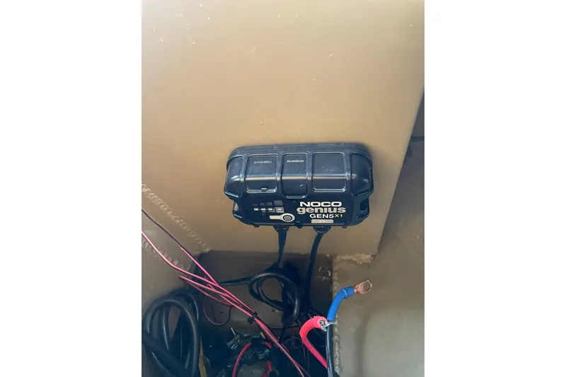 Slide: The Image of NOCO Genius GEN5X1 charger in 2025 Edge Duck Boats 550 model. - 3