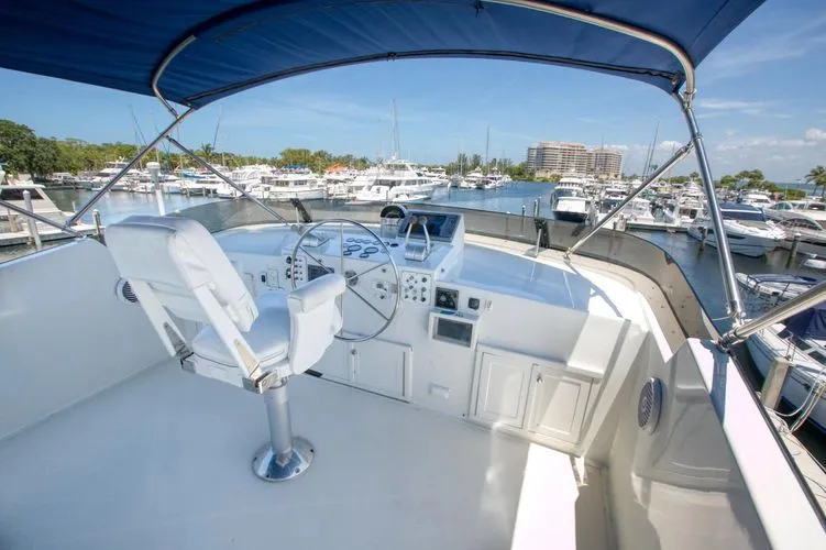 Slide: The Image of 1981 Hatteras 56 My - Image 11 - 11